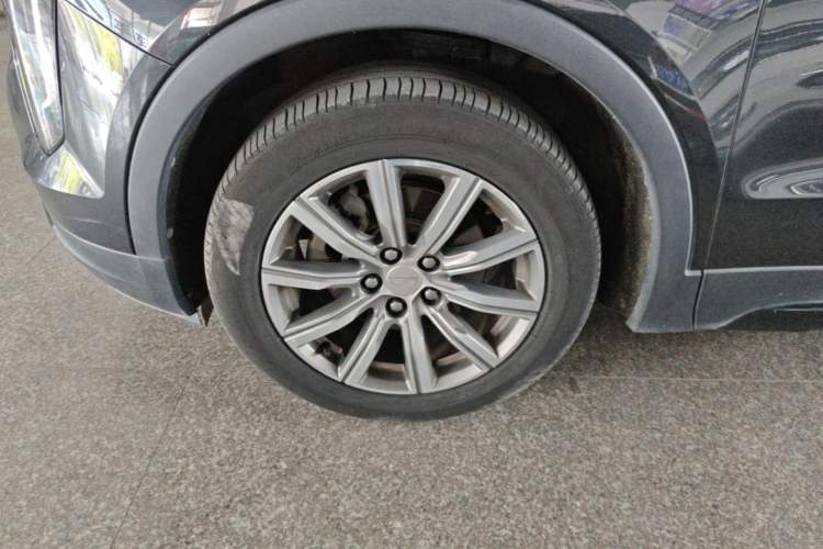 Used Cadillac XT4 2018 28T Two-Wheel Drive Luxury Sport Model Left Front Wheel Hub