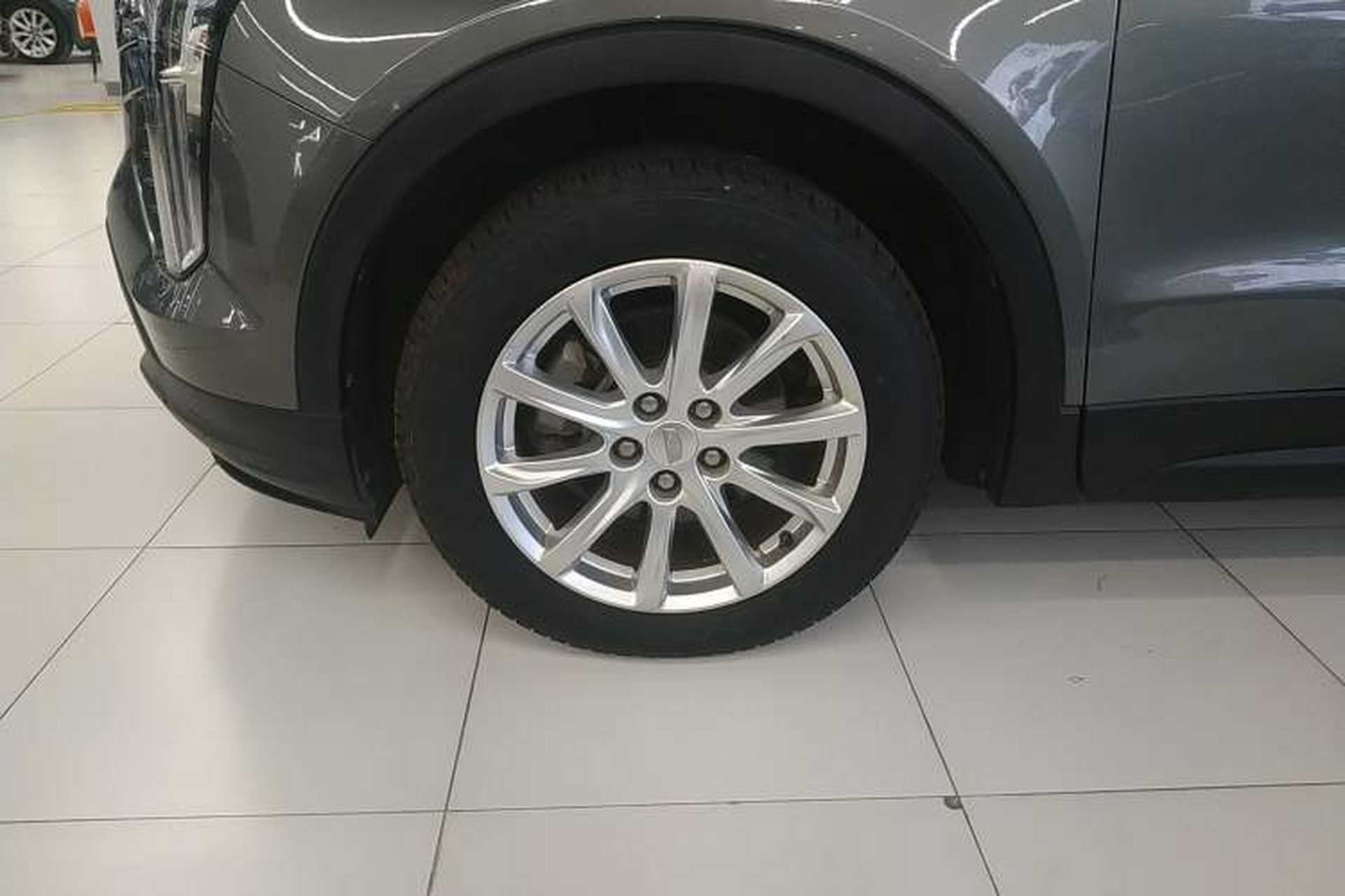 Used Cadillac XT4 2018 28T Two-Wheel Drive Tech Version Left Front Wheel Hub