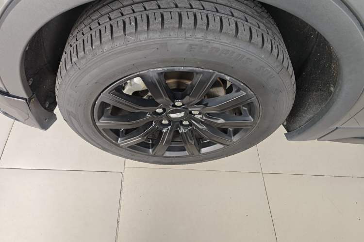 Used Cadillac XT4 2018 28T Two-Wheel Drive Leading Version Left Front Wheel Hub