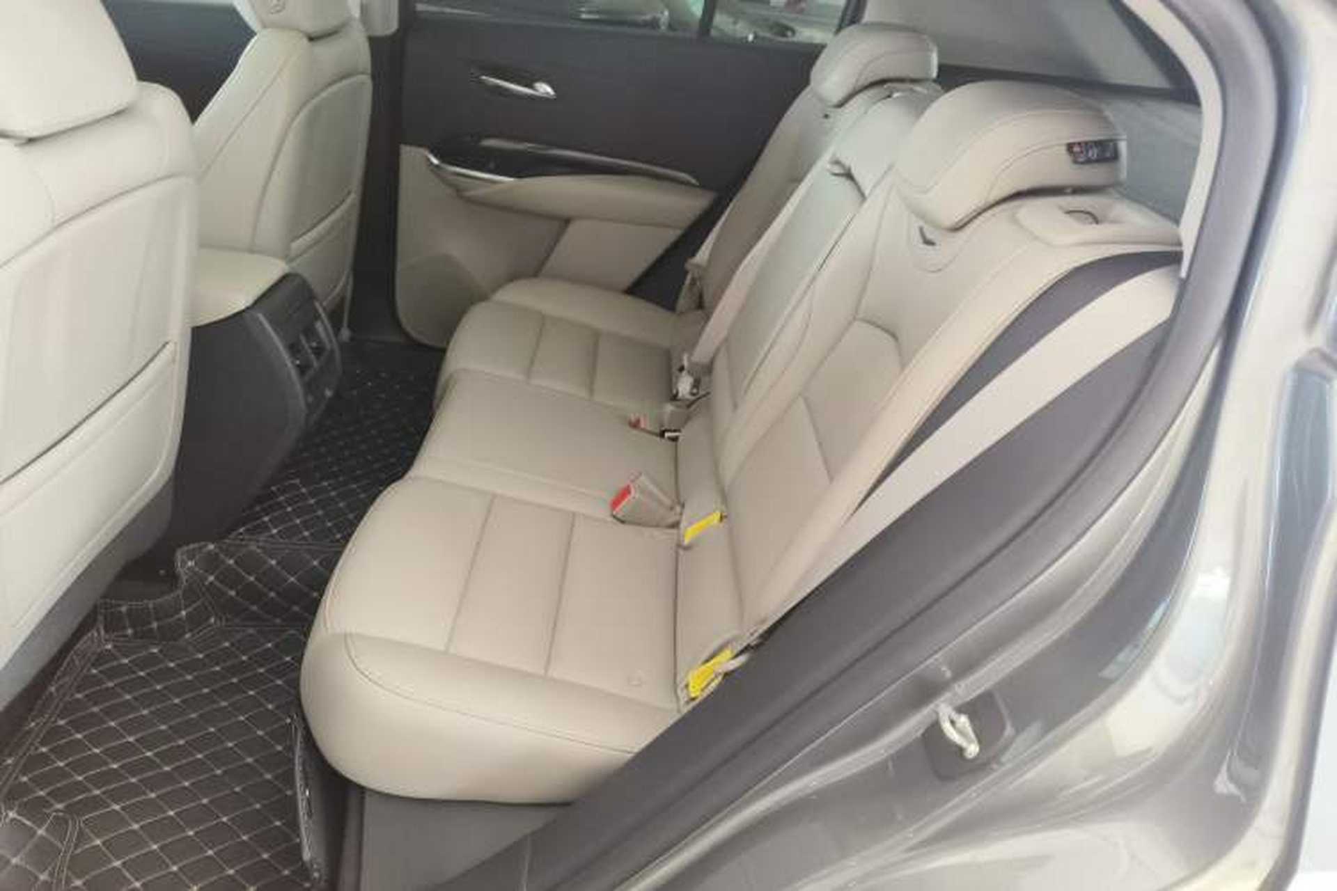 Used Cadillac XT4 2018 28T Two-Wheel-Drive Luxury Model Left Rear Seat