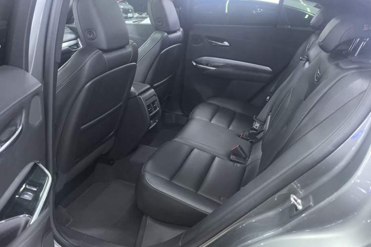 Used Cadillac XT4 2018 28T Two-Wheel Drive Leading Version Left Rear Seat