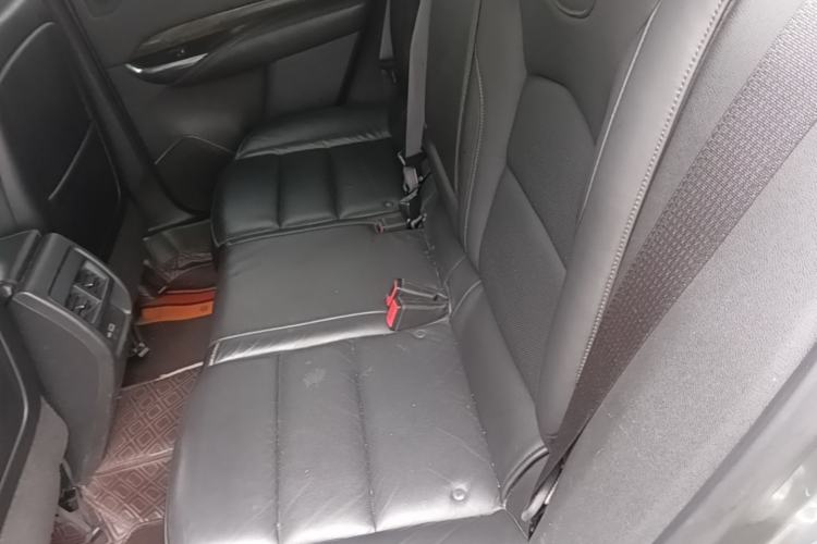 Used Cadillac XT4 2018 28T 4x4 Platinum Sport Edition Left Rear Seat