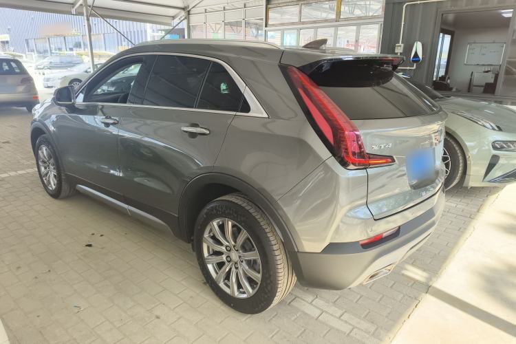 Used Cadillac XT4 2018 28T Two-Wheel-Drive Luxury Model Left Side