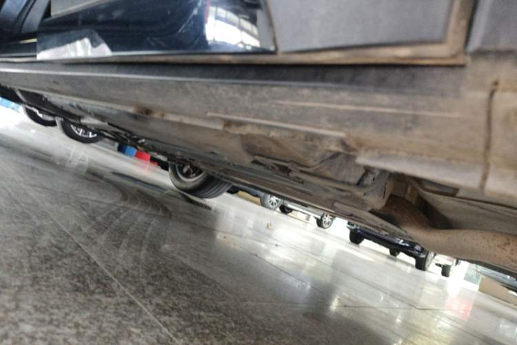 Used Cadillac XT4 2018 28T Two-Wheel Drive Luxury Sport Model Left Side Sill