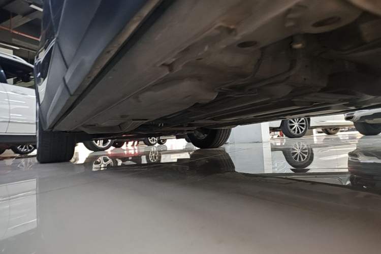 Used Cadillac XT4 2018 28T Two-Wheel Drive Tech Version Left Side Sill