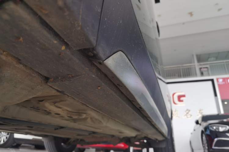 Used Cadillac XT4 2018 28T Two-Wheel Drive Leading Version Left Side Sill