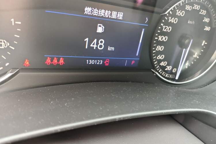 Used Cadillac XT4 2018 28T Two-Wheel Drive Leading Version Odometer Close Up