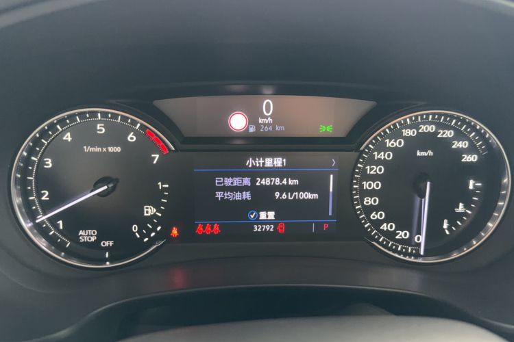 Used Cadillac XT4 2018 28T Two-Wheel Drive Leading Version Odometer Close Up