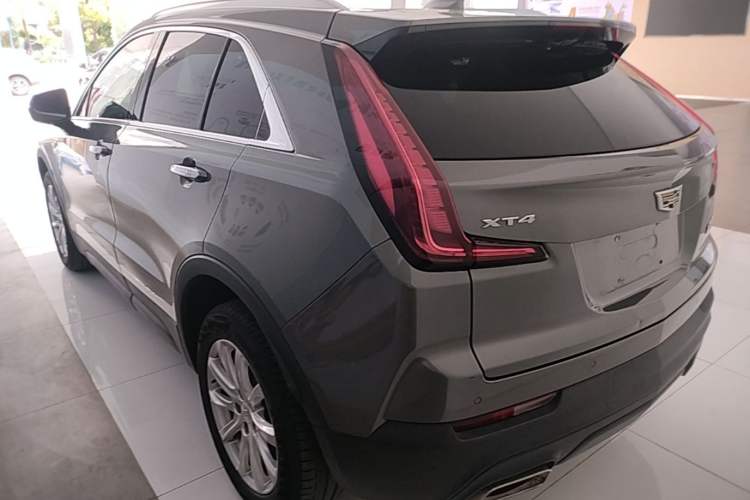 Used Cadillac XT4 2018 28T Two-Wheel Drive Tech Version Rear Left 45 Deg