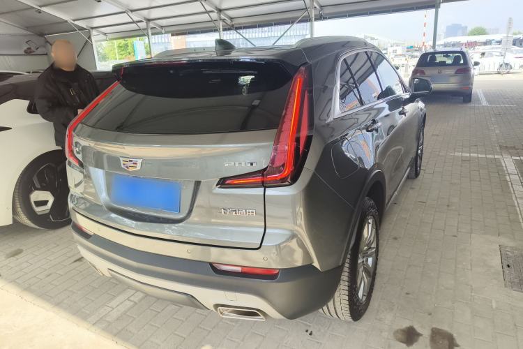 Used Cadillac XT4 2018 28T Two-Wheel-Drive Luxury Model Rear Right 45 Deg