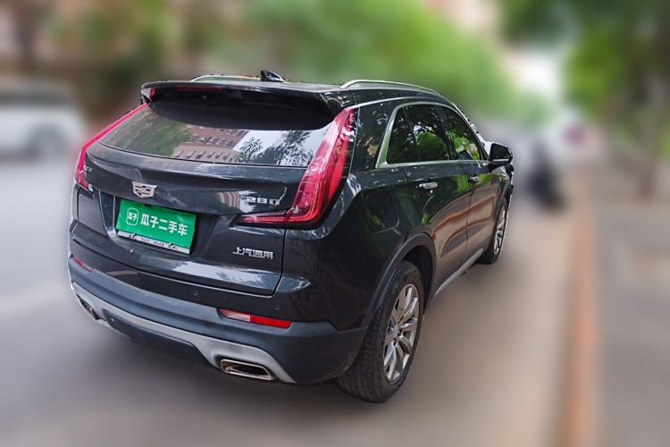 Used Cadillac XT4 2018 28T Two-Wheel-Drive Luxury Model Rear Right 45 Deg