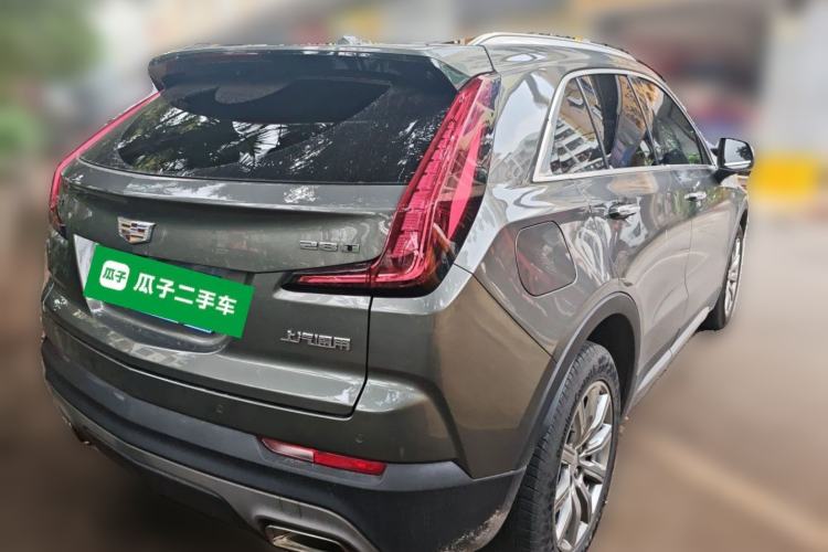 Used Cadillac XT4 2018 28T Two-Wheel-Drive Luxury Model Rear Right 45 Deg