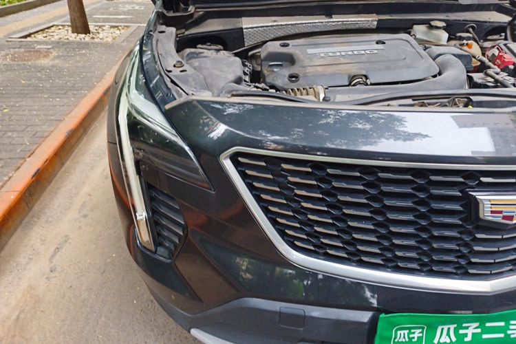 Used Cadillac XT4 2018 28T Two-Wheel-Drive Luxury Model Right Front Headlight