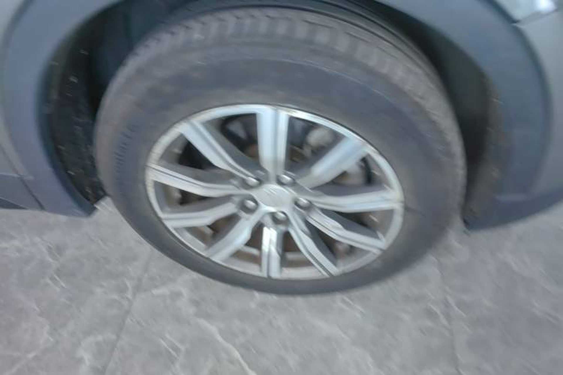 Used Cadillac XT4 2018 28T Two-Wheel Drive Luxury Sport Model Right Front Wheel Hub