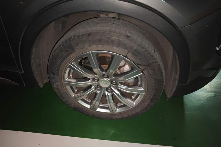 Used Cadillac XT4 2018 28T Two-Wheel Drive Leading Version Right Front Wheel Hub