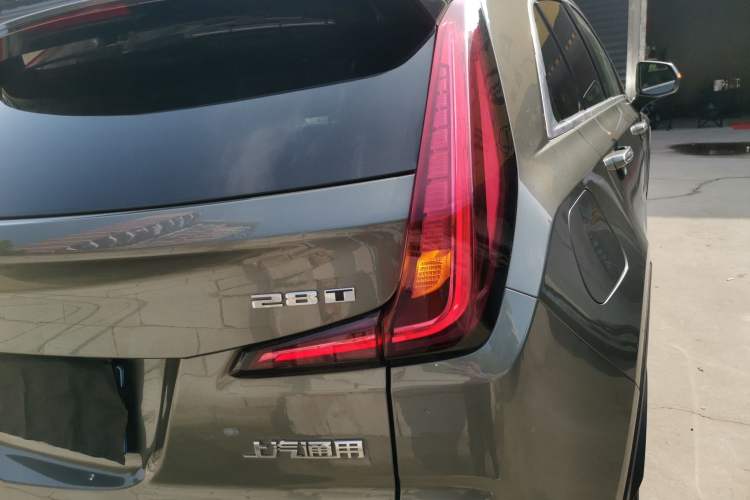 Used Cadillac XT4 2018 28T Two-Wheel Drive Tech Version Right Rear Taillight
