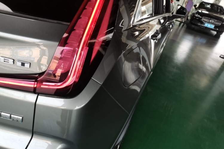 Used Cadillac XT4 2018 28T Two-Wheel Drive Leading Version Right Rear Taillight
