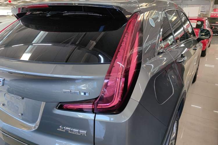 Used Cadillac XT4 2018 28T Two-Wheel Drive Leading Version Right Rear Taillight