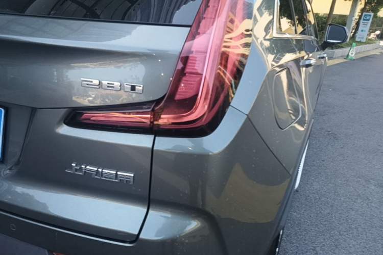 Used Cadillac XT4 2018 28T Two-Wheel Drive Leading Version Right Rear Taillight
