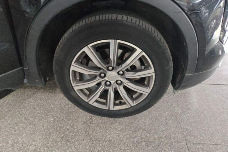 Used Cadillac XT4 2018 28T Two-Wheel Drive Luxury Sport Model Right Rear Wheel Hub
