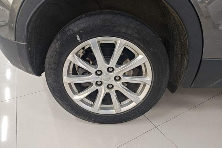 Used Cadillac XT4 2018 28T Two-Wheel Drive Tech Version Right Rear Wheel Hub