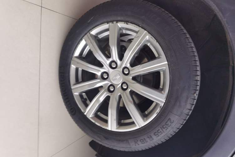 Used Cadillac XT4 2018 28T Two-Wheel Drive Leading Version Right Rear Wheel Hub