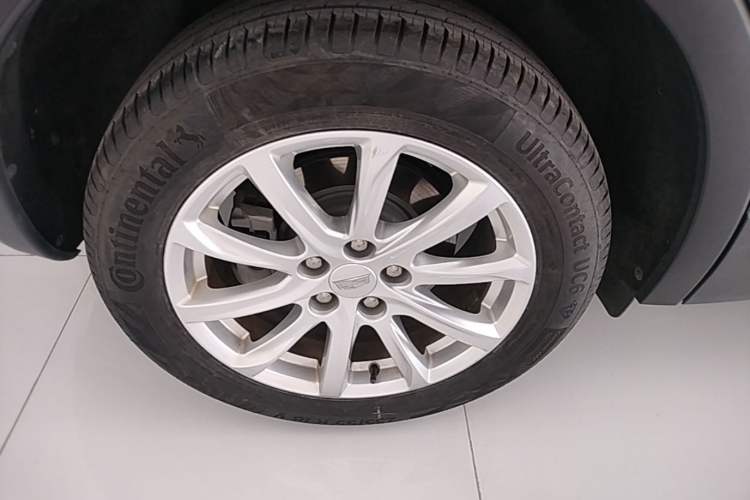 Used Cadillac XT4 2018 28T Two-Wheel Drive Tech Version Right Rear Wheel Hub
