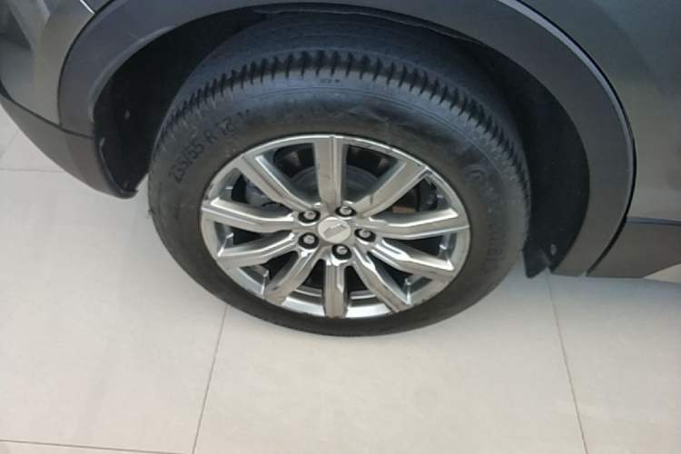 Used Cadillac XT4 2018 28T Two-Wheel Drive Leading Version Right Rear Wheel Hub
