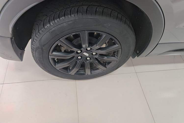 Used Cadillac XT4 2018 28T Two-Wheel Drive Leading Version Right Rear Wheel Hub