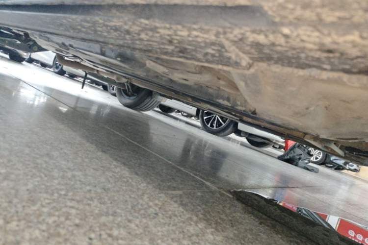 Used Cadillac XT4 2018 28T Two-Wheel Drive Luxury Sport Model Right Side Sill