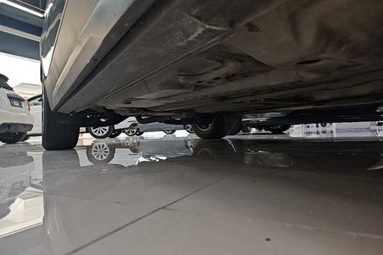 Used Cadillac XT4 2018 28T Two-Wheel Drive Tech Version Right Side Sill