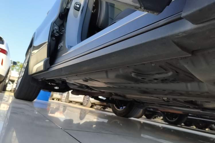 Used Cadillac XT4 2018 28T Four-Wheel Drive Leading Model Right Side Sill