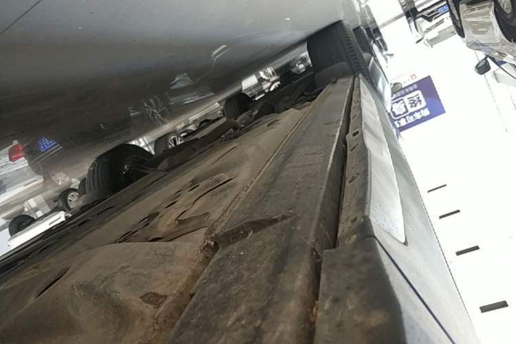 Used Cadillac XT4 2018 28T Two-Wheel Drive Leading Version Right Side Sill