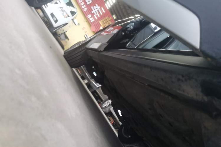 Used Cadillac XT4 2018 28T Four-Wheel Drive Leading Model Right Side Sill