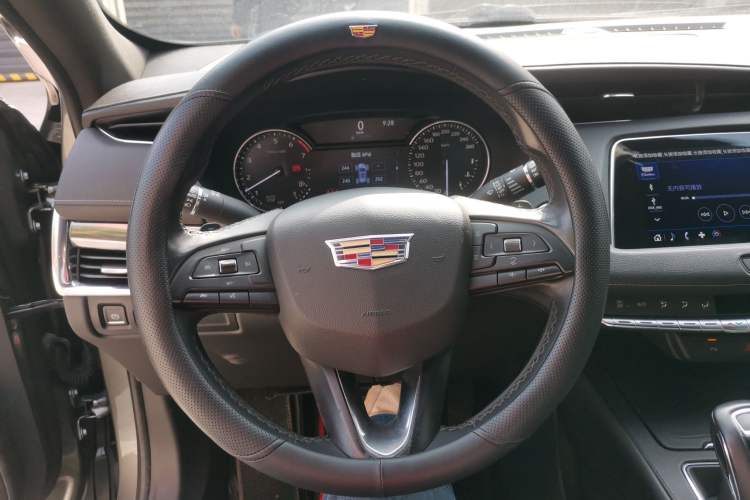 Used Cadillac XT4 2018 28T Two-Wheel Drive Tech Version Steering Wheel