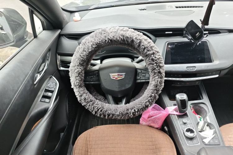Used Cadillac XT4 2018 28T Two-Wheel Drive Leading Version Steering Wheel