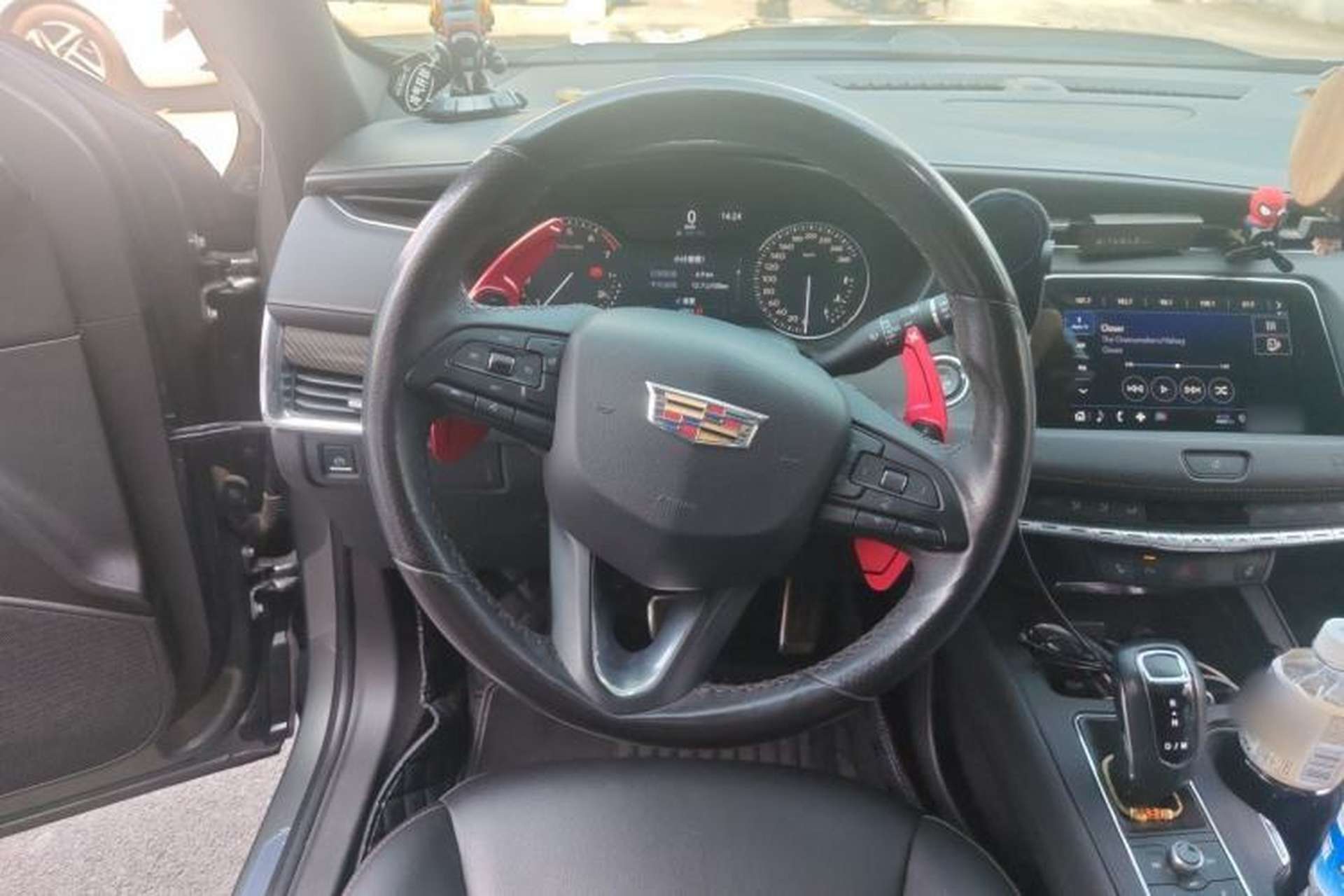 Used Cadillac XT4 2018 28T Two-Wheel Drive Luxury Sport Model Steering Wheel