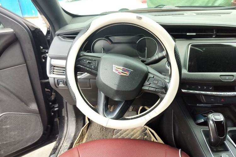Used Cadillac XT4 2018 28T Two-Wheel Drive Tech Version Steering Wheel