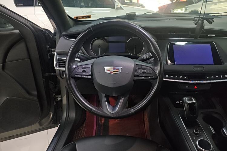 Used Cadillac XT4 2018 28T Two-Wheel Drive Tech Version Steering Wheel