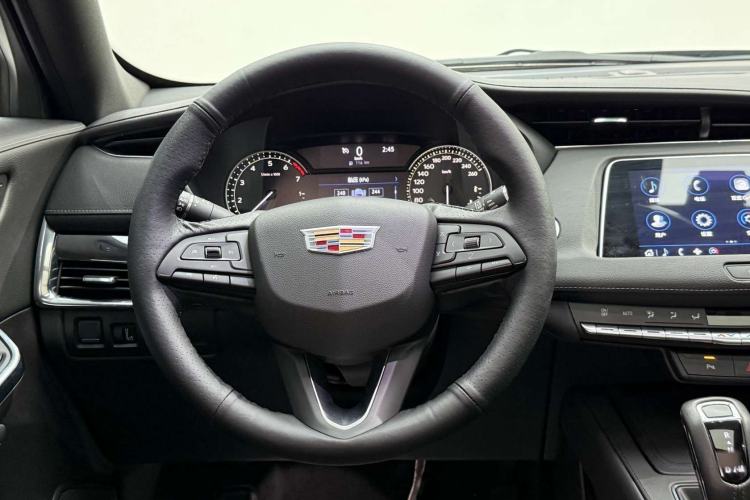 Used Cadillac XT4 2018 28T Two-Wheel Drive Tech Version Steering Wheel