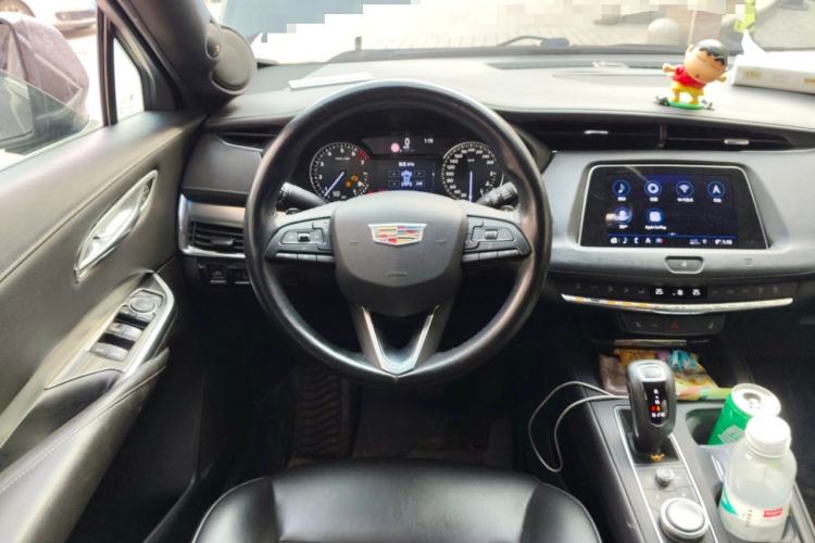 Used Cadillac XT4 2018 28T Two-Wheel-Drive Luxury Model Steering Wheel