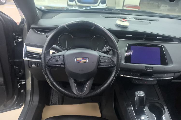 Used Cadillac XT4 2018 28T Two-Wheel Drive Leading Version Steering Wheel