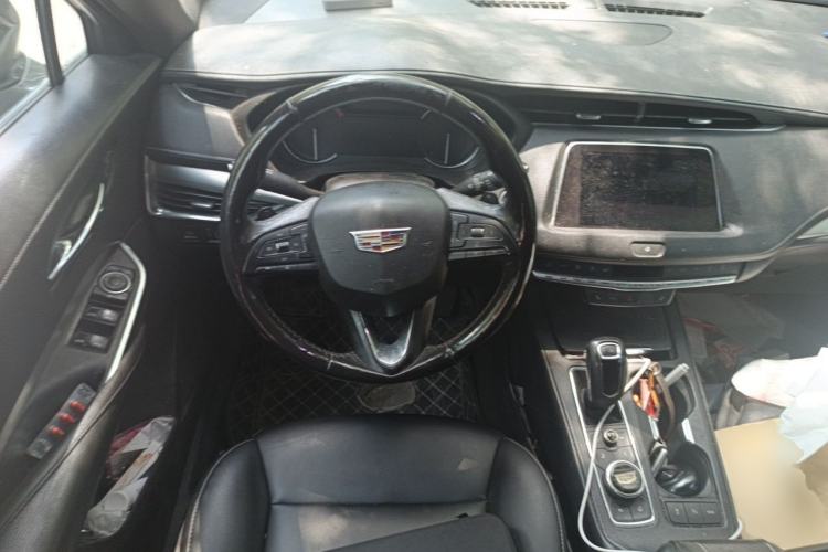 Used Cadillac XT4 2018 28T Two-Wheel-Drive Luxury Model Steering Wheel