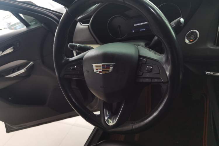 Used Cadillac XT4 2018 28T Two-Wheel Drive Leading Version Steering Wheel