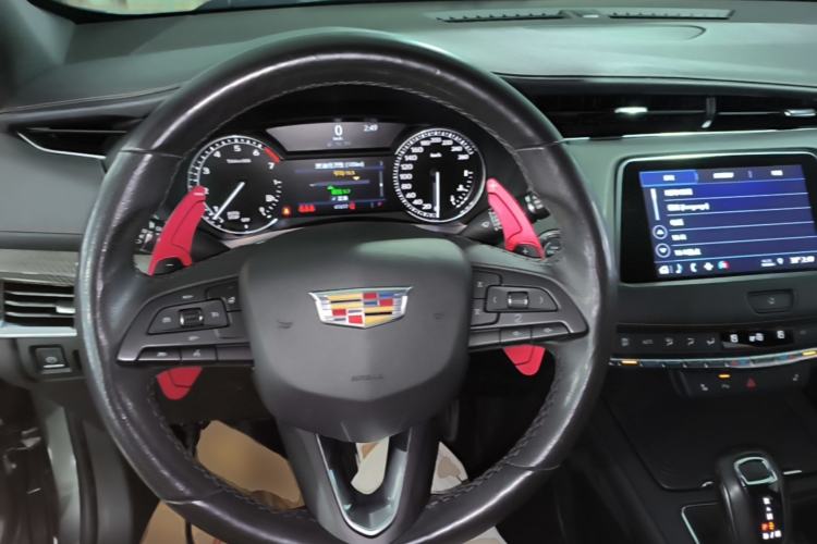Used Cadillac XT4 2018 28T Two-Wheel Drive Luxury Sport Model Steering Wheel
