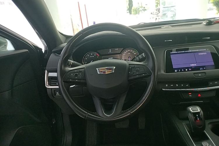 Used Cadillac XT4 2018 28T Two-Wheel Drive Tech Version Steering Wheel