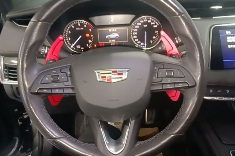 Used Cadillac XT4 2018 28T Two-Wheel Drive Luxury Sport Model Steering Wheel