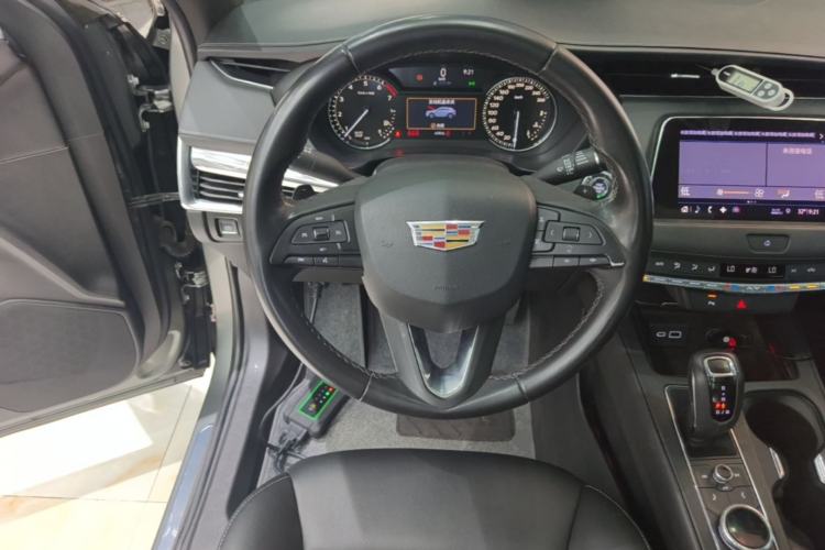 Used Cadillac XT4 2018 28T Two-Wheel Drive Tech Version Steering Wheel