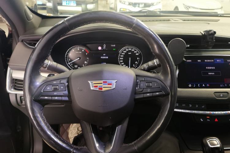 Used Cadillac XT4 2018 28T Two-Wheel Drive Leading Version Steering Wheel