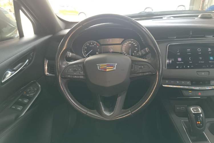 Used Cadillac XT4 2018 28T Two-Wheel Drive Tech Version Steering Wheel